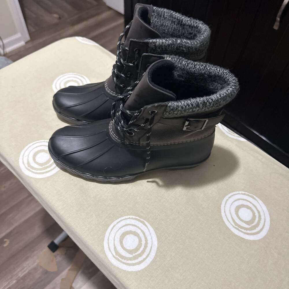 Alpine Woods Women's Black & Gray Duck Boots High Top Lace Up Plaid Lining